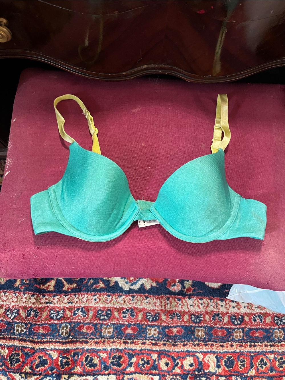 Wonderbra Green Toned Underwire Bra with Yellow Straps Push Up serial# 7941